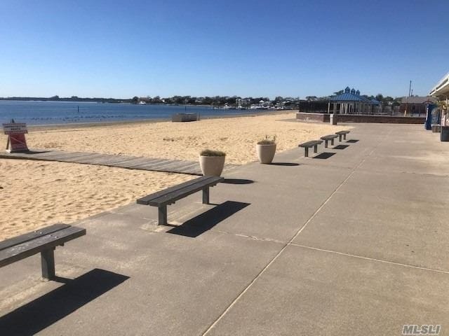 Beach - 68 West Blvd