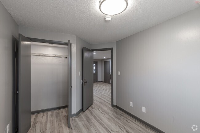 2 habitaciones, 1 baño - Dormitorio - Vernon Pines Apartments