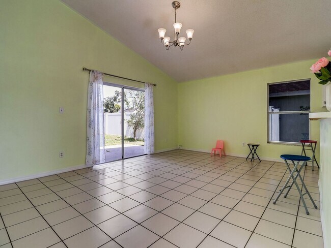 Foto del edificio - Beautiful 3-bedroom 2-bathroom house in th...