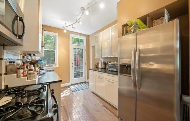 Photo - 3150 Linwood Ave House