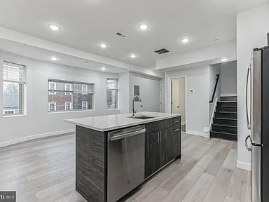 Building Photo - 2301 N 6th St