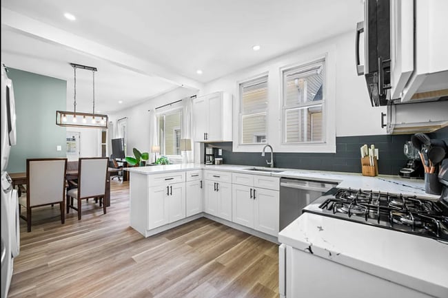 Building Photo - 906 Villa Ave