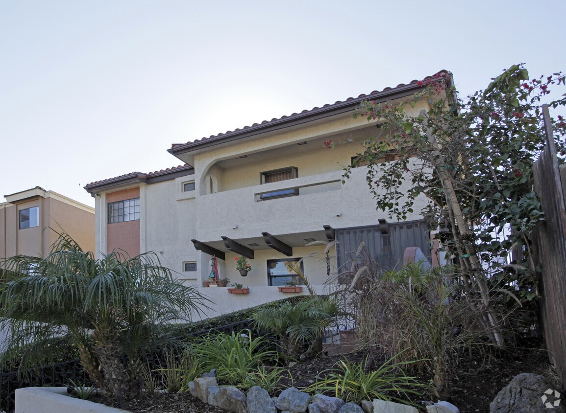 Building Photo - 2835 C St