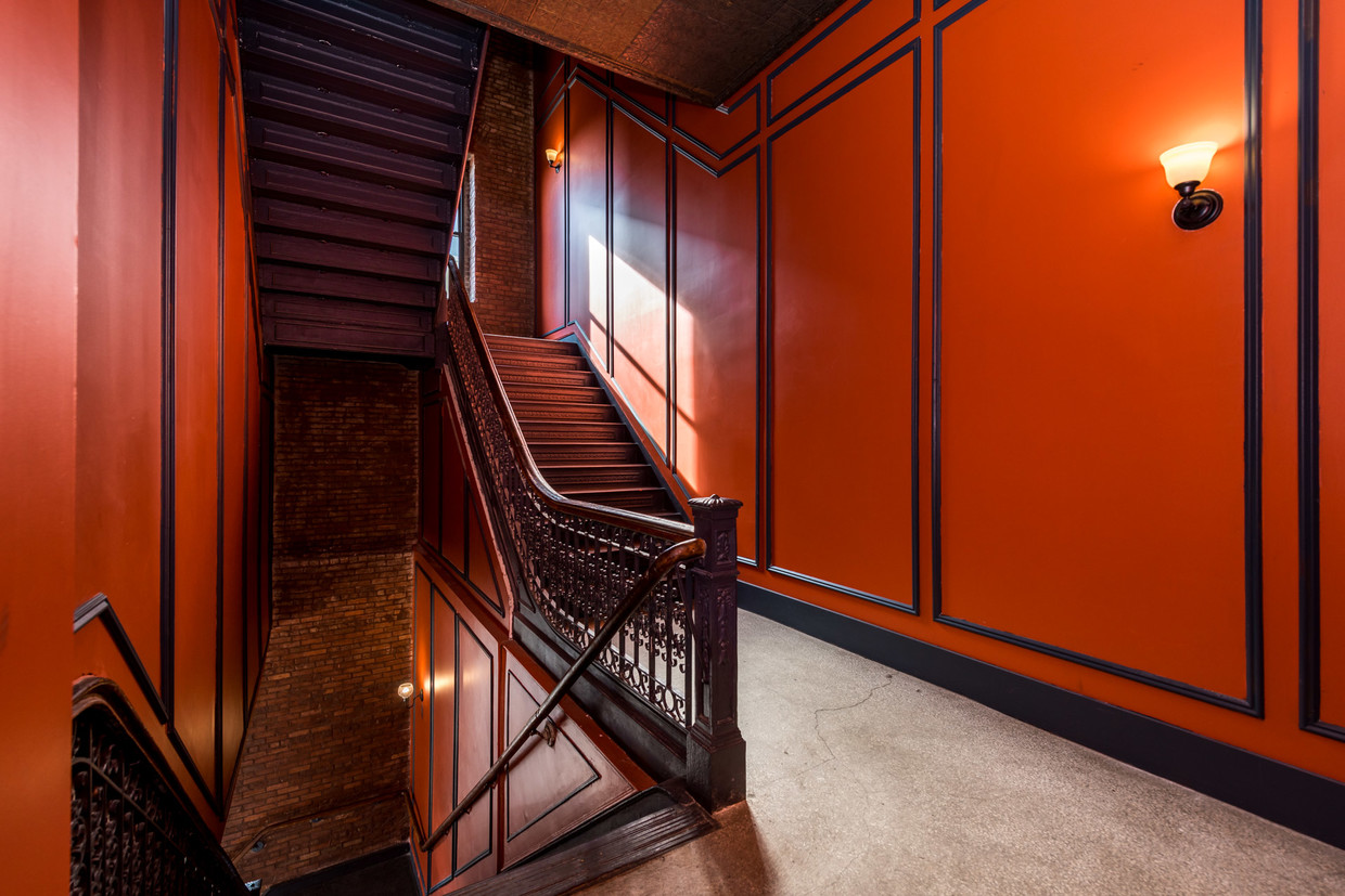 Foto principal - 949 Willoughby Ave