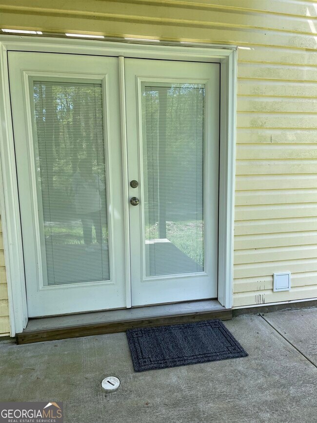 Building Photo - 107 Scatterfoot Dr