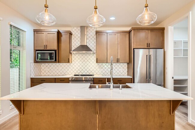 Foto del edificio - Newly Remodeled 3Bed/3Bath Home in the Hea...