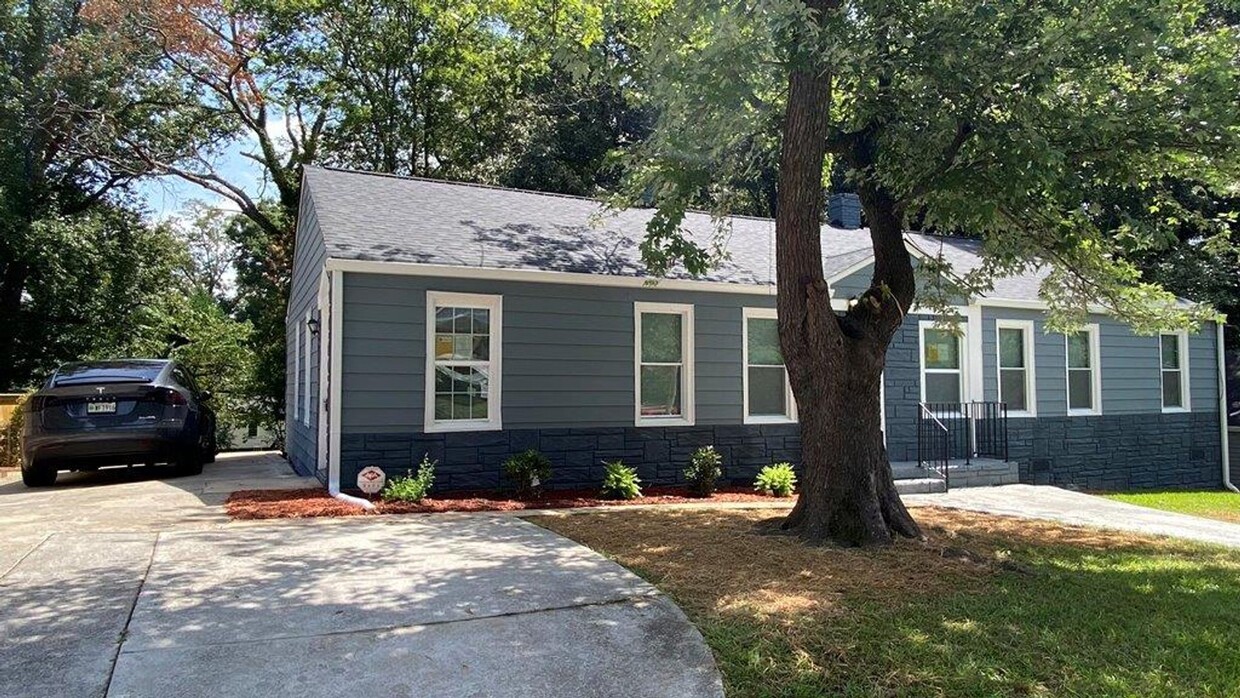 Foto principal - NEWLY RENOVATED IN SOUGHT AFTER HAPEVILLE!...