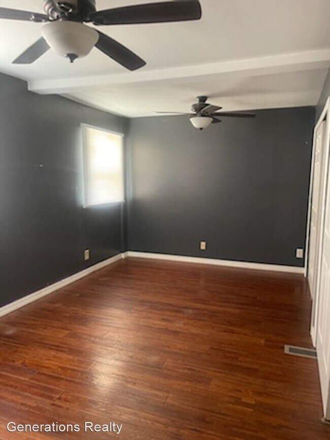 Foto del edificio - 3 br, 1 bath House - 1040 Jamaica Drive