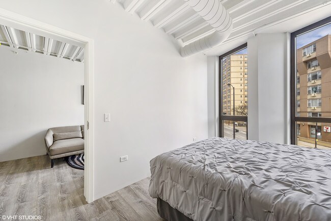 Foto del edificio - 1135 Sheridan W Rd