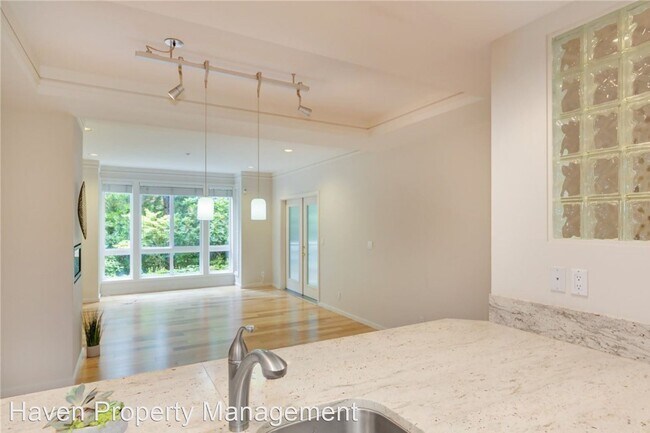 Foto del edificio - 3 br, 2 bath House - 624 Kirkland Way #2