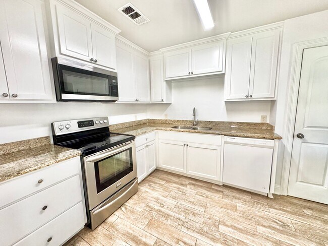 Foto del edificio - Updated 3 Bedroom Home in Denham Springs