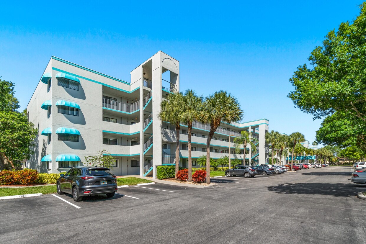 Foto principal - 4725 Lucerne Lakes Blvd