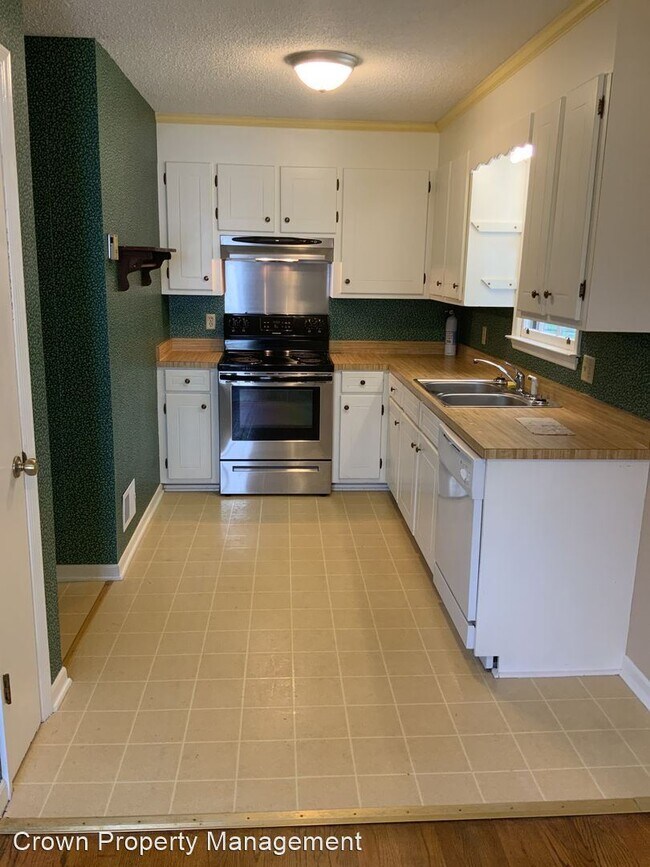 Building Photo - 3 br, 1.5 bath House - 114 Meadow Wood Drive