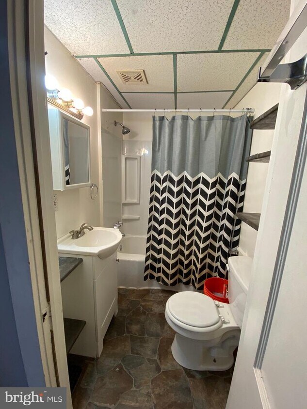 Foto principal - 142 Washington St