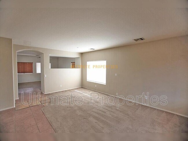 Building Photo - 721 S 123rd Dr