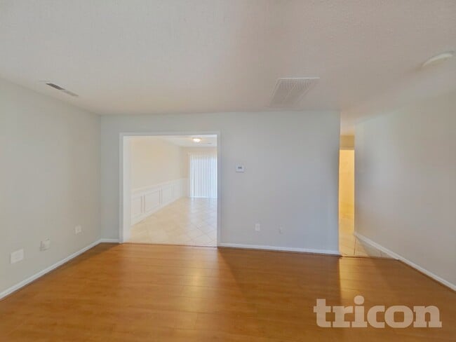 Foto del edificio - 1040 Counselors Dr