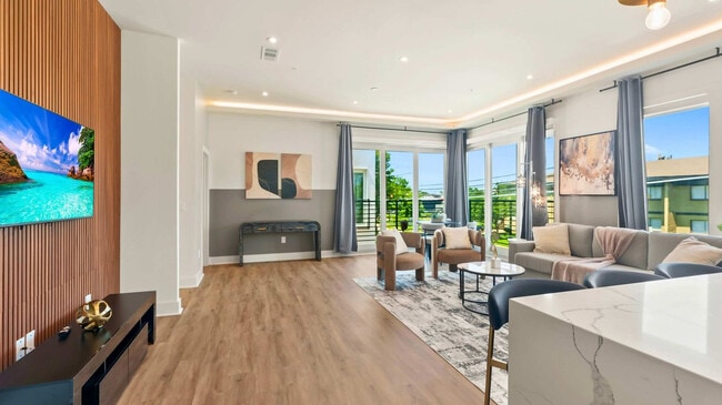 Foto del edificio - 1733 N Fitzhugh Ave