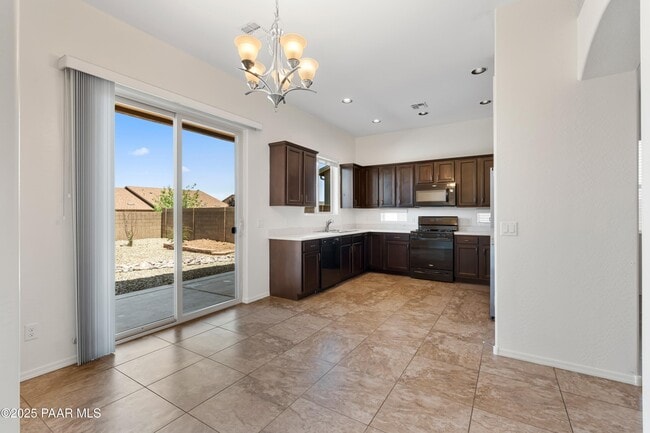 Foto del edificio - 6120 Livingston Loop