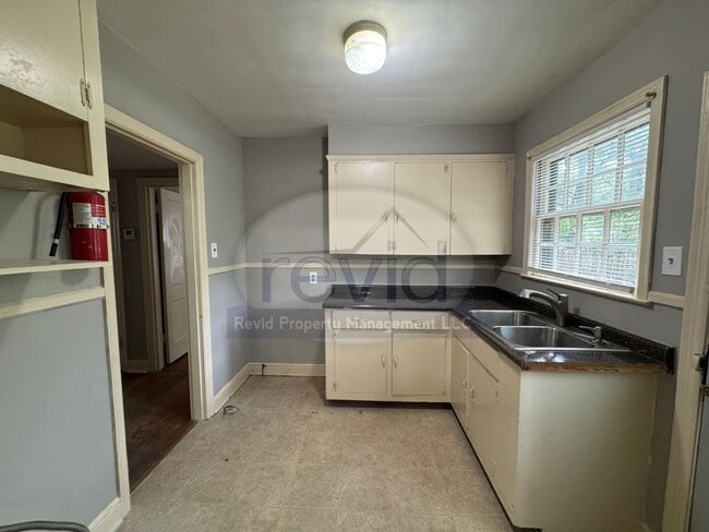 Foto del edificio - 705 S Graham St