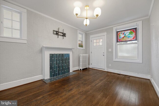 Foto del edificio - 5123 Crittenden St