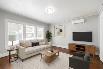 Building Photo - 2411 Dunlavy St