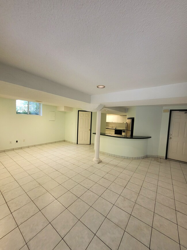 Building Photo - 23 Topham Cres