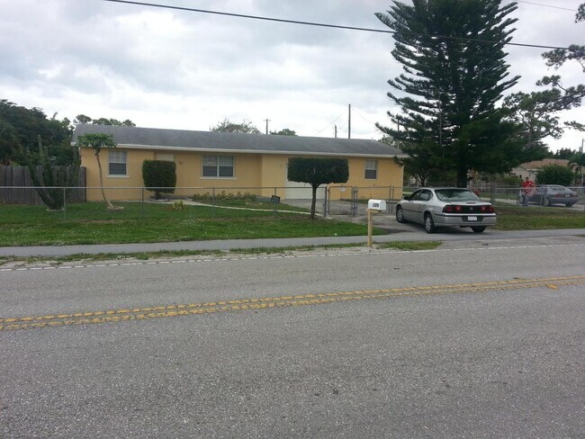 Building Photo - 1370 Kirk Rd