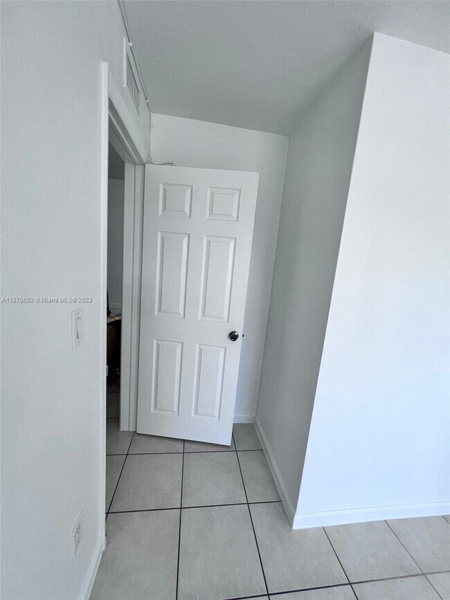 Foto del edificio - 1370 NE 119th St