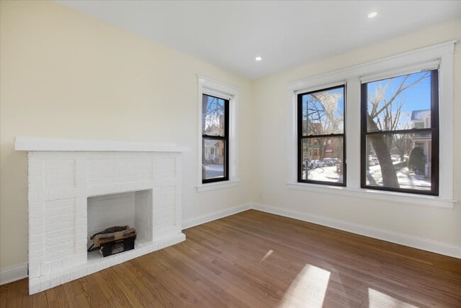 Foto del edificio - 4636 N Hamilton Ave