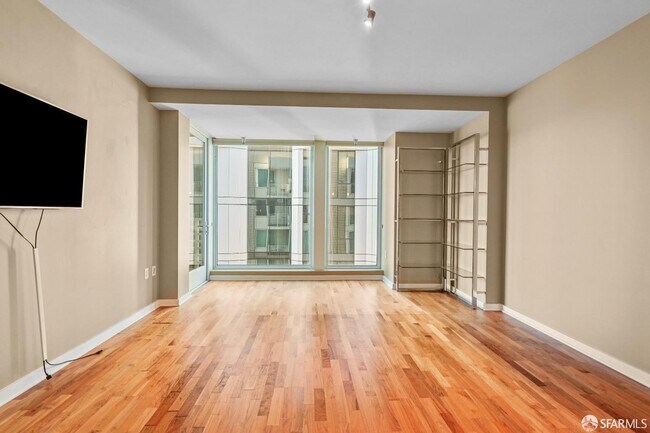Foto del edificio - 555 4th St