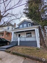 Building Photo - 1347 Oakhill St