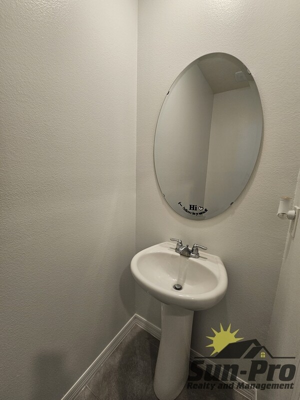 Building Photo - 11 1st St