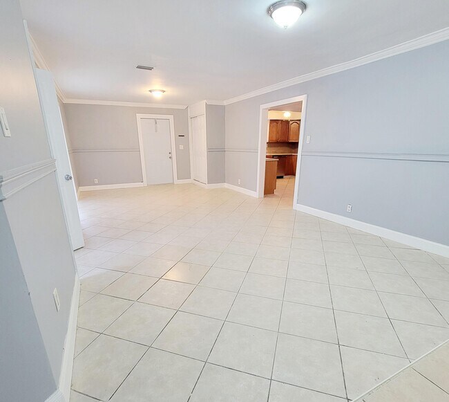 Foto del edificio - 2021 NW 64th Ave