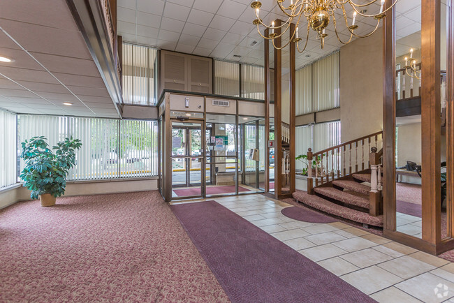 Lobby Photo - Rockside Park Towers