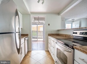 Building Photo - 9570 Hagel Cir