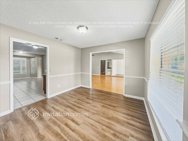 Foto del edificio - 4447 Windsmere Blvd