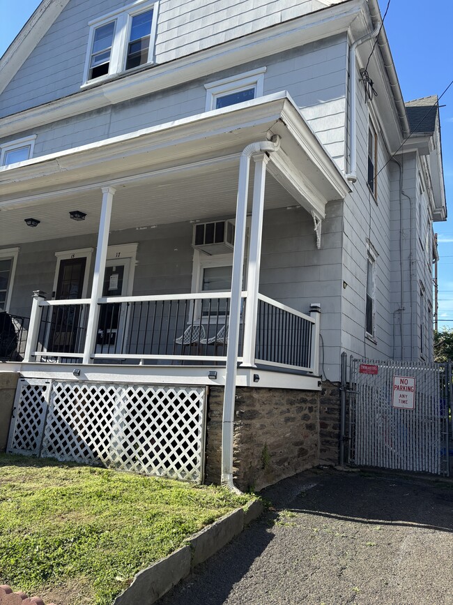Building Photo - 17 E Glenside Ave
