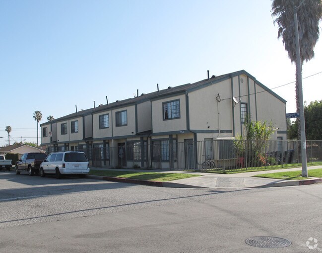 Primary Photo - 22630 Harvard Blvd