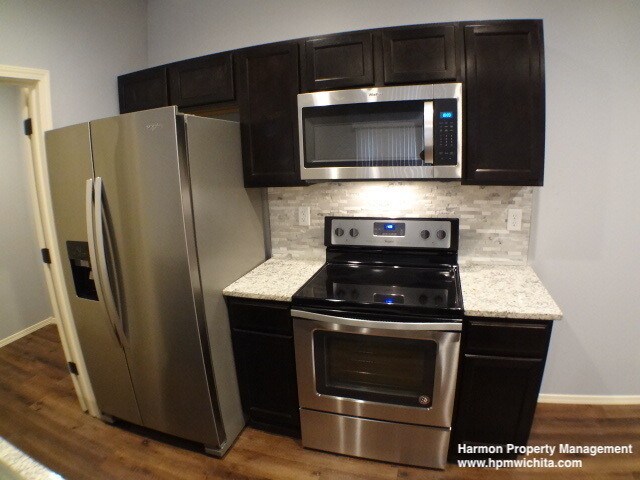 Building Photo - Newer 3 Bed 2 Bath Duplex Unit Near Meridi...