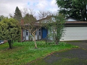 Building Photo - 5030 NE Roselawn St