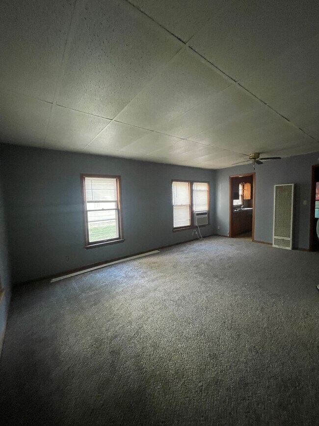 Building Photo - 207 W Morris St