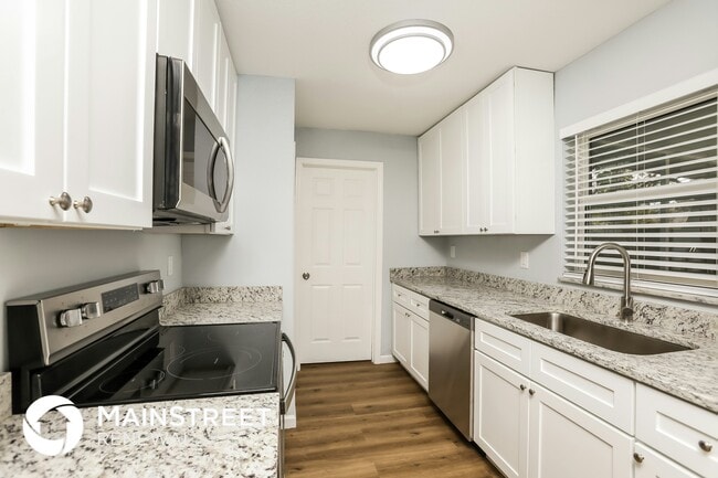 Building Photo - 280 E Church Ave