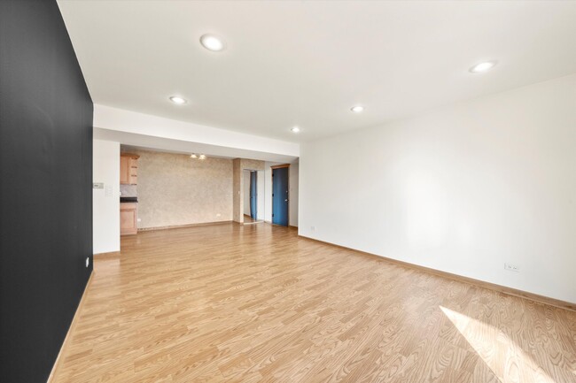 Building Photo - 5721 Circle Dr