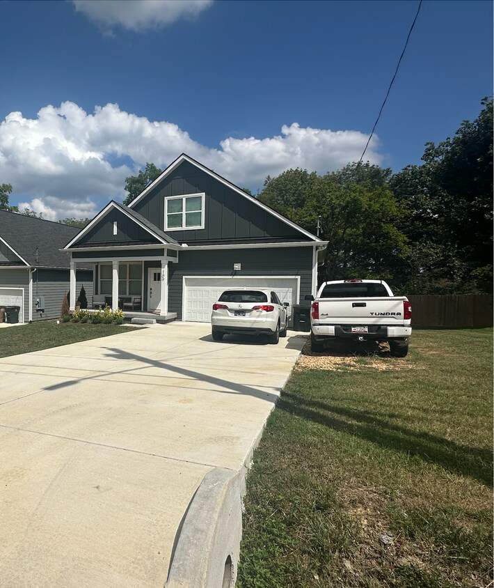 Foto principal - 103 Farris Ave