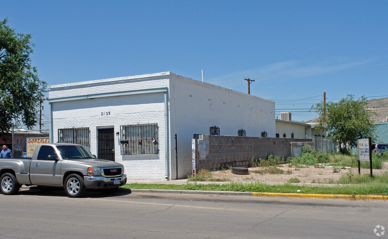 Primary Photo - 2129 Magoffin Ave