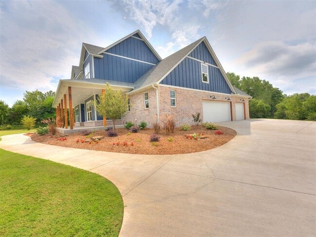 Building Photo - 440 Houser Dr