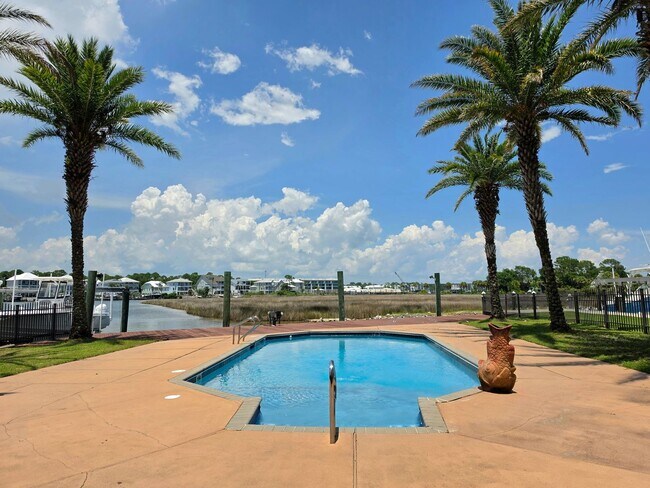 Foto del edificio - Waterfront 4/2 in Terry Cove with pool and boat dock