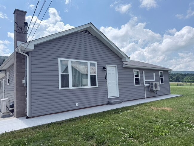 Building Photo - 8690 PA-25