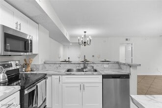 Building Photo - 1810 Florida Club Cir