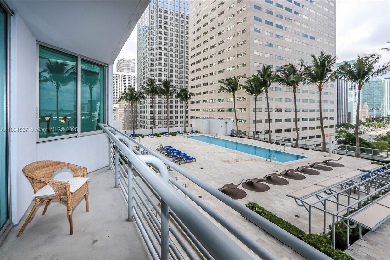 Primary Photo - 325 S Biscayne Blvd